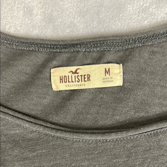 Hollister Gray Short Sleeve Tee with Los Angeles Graphic - Picture 3 of 5